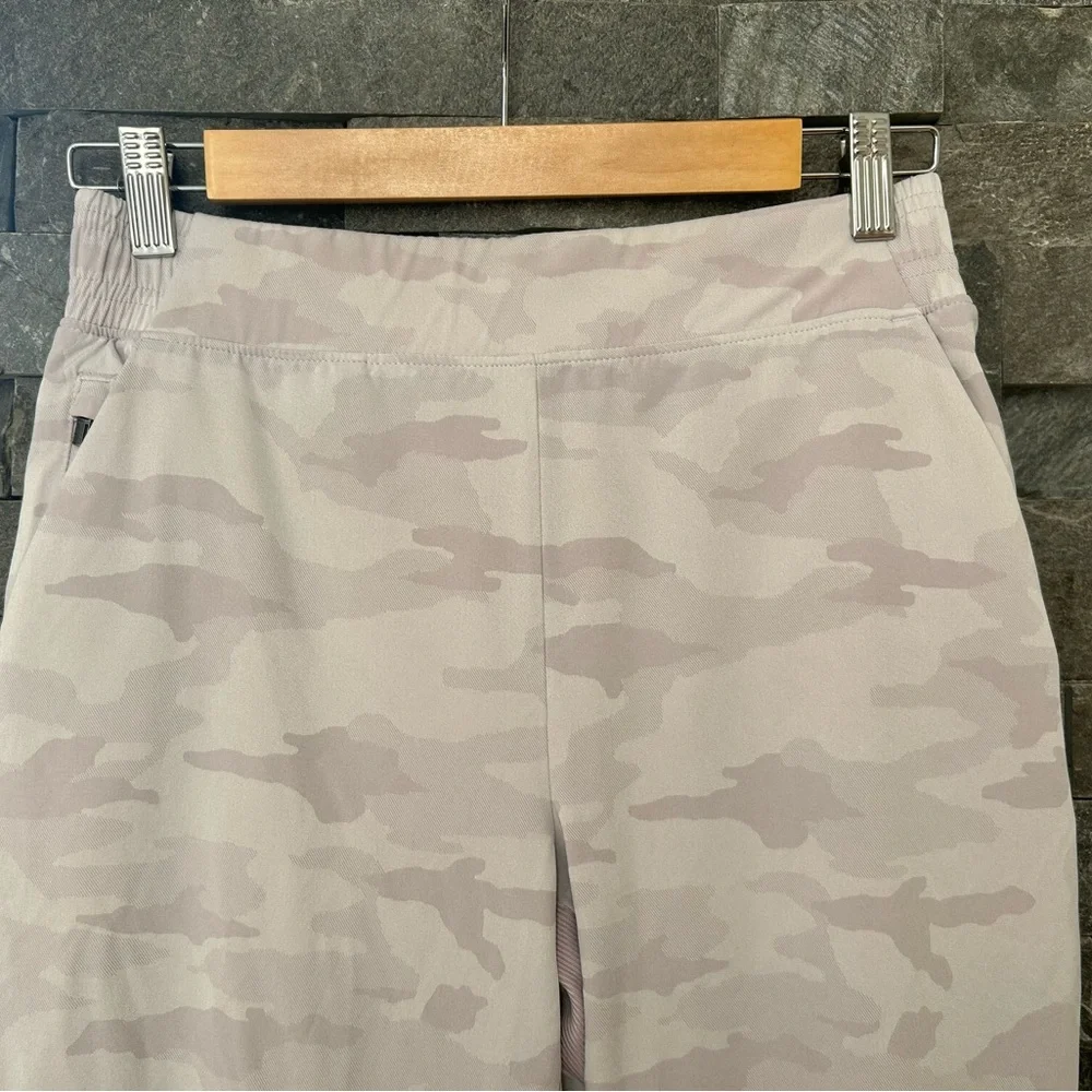*DONATING 7/31,ACCEPTING ALL OFFERS*Athleta Jogger in Pink & Purple Camo - Picture 3 of 5